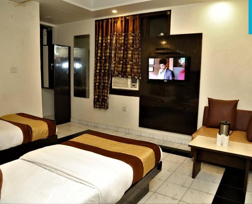 Hotel Suzi International New Delhi Chambre photo