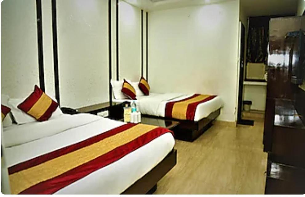 Hotel Suzi International New Delhi Extérieur photo